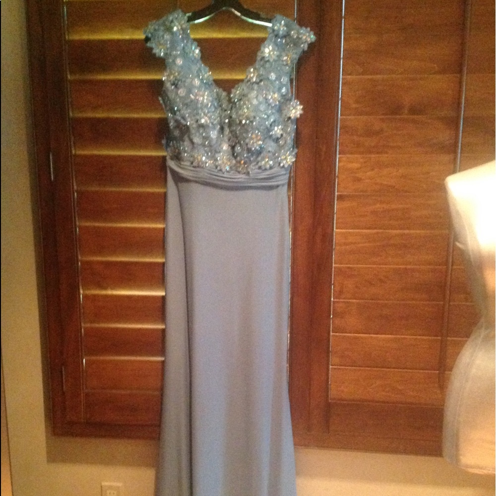 NWT gown. Misty green